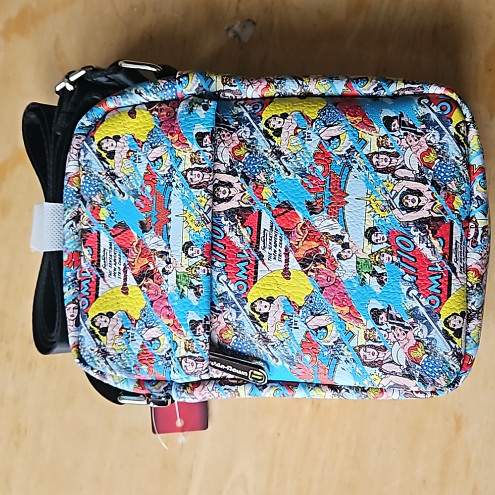 DC COMICS WONDER WOMEN CROSSBODY - Picture 12 of 12